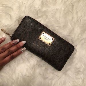Michael Kors Brown Wallet (Classic Style)